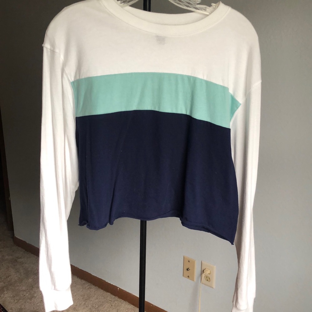 Color Block long sleeve crop top